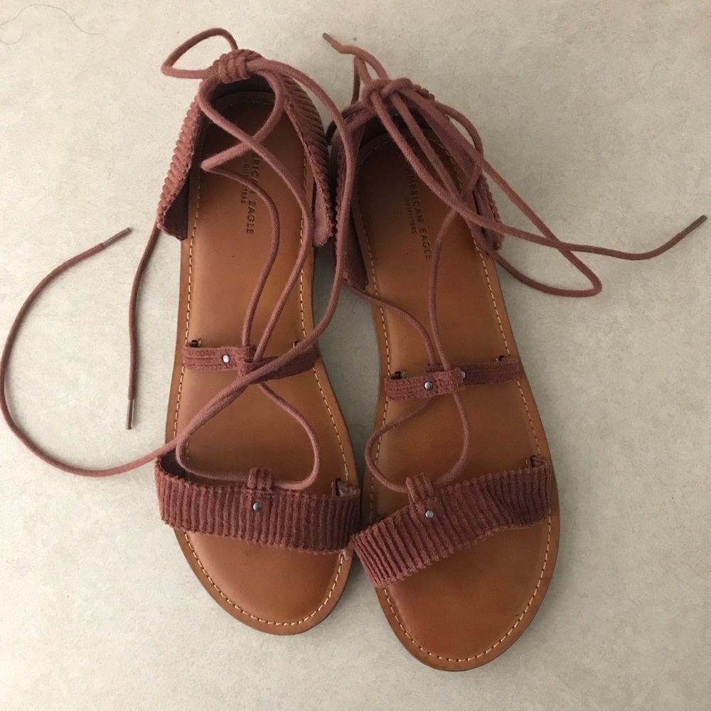 AMERICAN EAGLE CURDUROY SANDALS SIZE 8 WORN ONCE